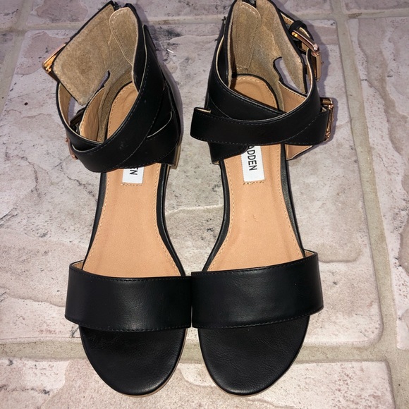 Steve Madden Shoes - Steve Madden LEATHER SHOE/SANDAL